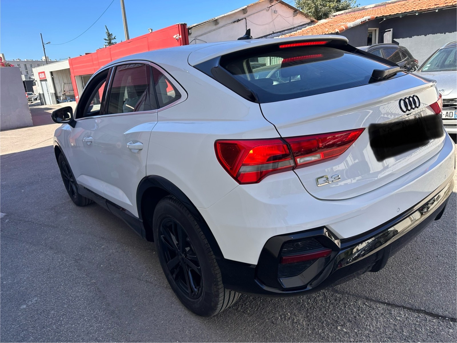 Débosselage carrosserie et peinture auto Nîmes dans le Gard 30000
