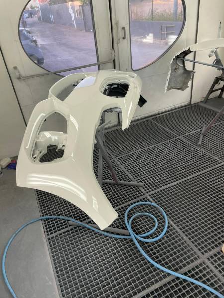 Choc en stationnement ,réparation carrosserie ,franchise offerte véhicule de prêt 13009