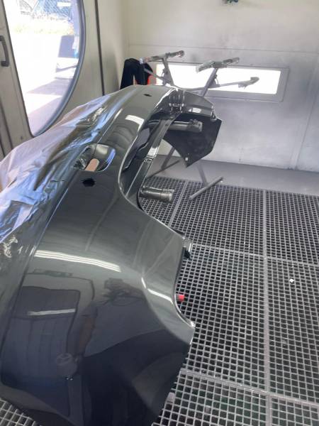 Marseille 13007 Réparation carrosserie d'une Dacia avec franchise offerte et voiture de prêt