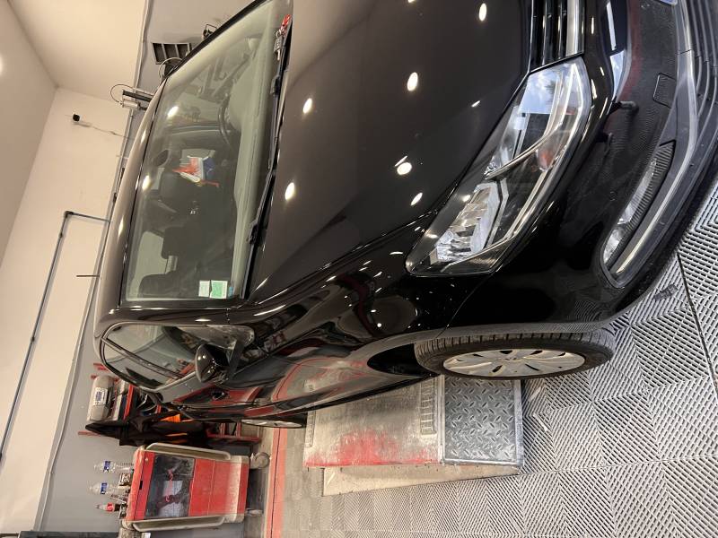 Volkwagen polo Vandalisé , franchise offerte ,agrée toute assurance ,véhicule de prêt,13012 marseille