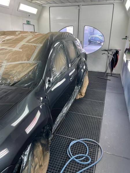 Marseille 13007 Réparation carrosserie d'une Dacia avec franchise offerte et voiture de prêt