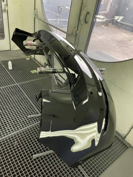 Choc en stationnement d une Golf ,réparation carrosserie ,franchise offerte et véhicule de prêt