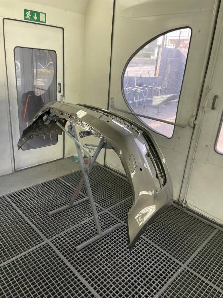 Carrosserie avec franchise offerte et véhicule de prêt carrosserie premium 13012 Marseille