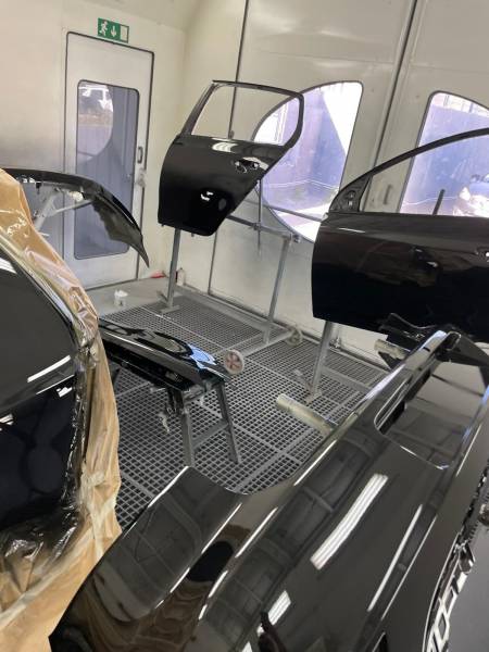 Accident de la route  franchise offerte, près de véhicules,