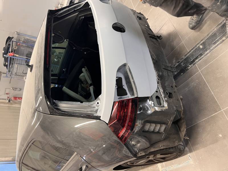 Carrosserie Premium ,franchise offerte , prêt de véhicule agrée toute assurance