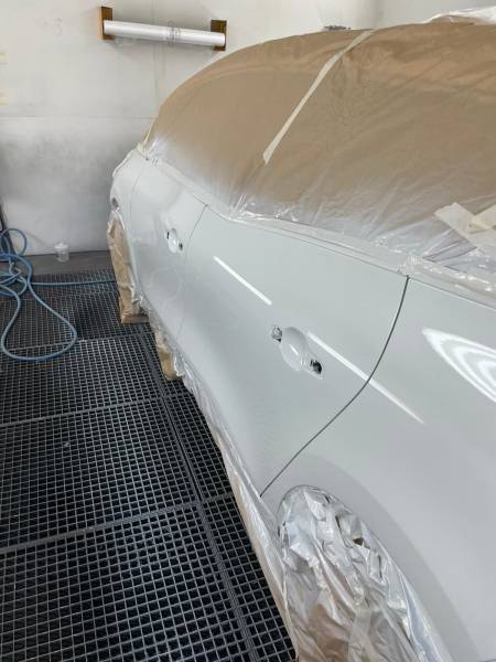 Réparation sinistre peinture nacré en trie couches ,véhicule de courtoisie et franchise offerte