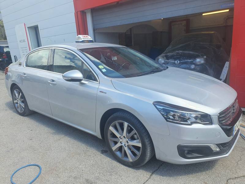 PEUGEOT 508 ,accident de la route ,franchise offerte avec aucune avance de travaux