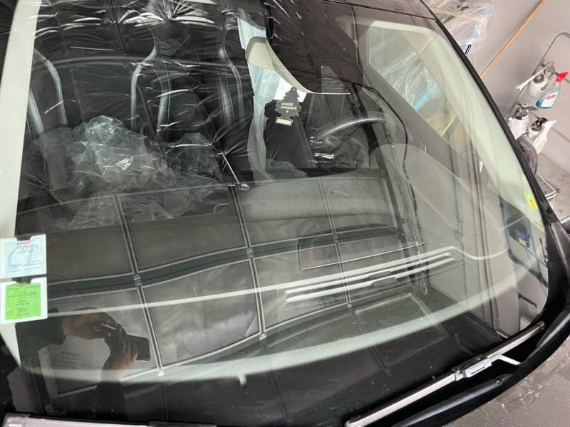 Changement de parebrise marseille avec Carrosserie premium