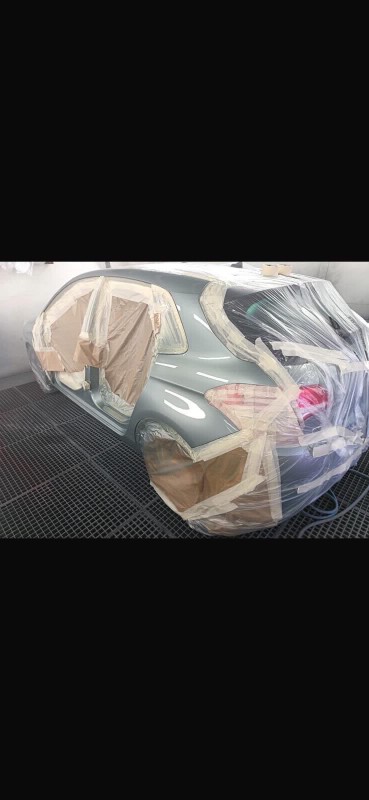 Citroen C4 reparation complète après accident de la route 