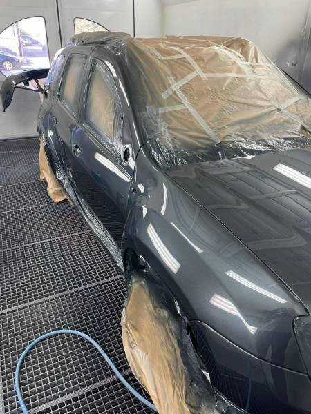 Marseille 13007 Réparation carrosserie d'une Dacia avec franchise offerte et voiture de prêt