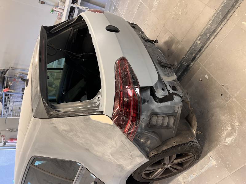 Carrosserie Premium ,franchise offerte , prêt de véhicule agrée toute assurance
