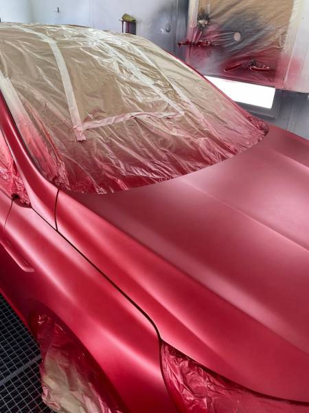 Renault Megane vandaliser, travaux sur carrosserie ,franchise offerte , véhicule de pres a disposition