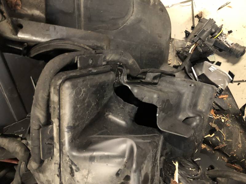 Réparation Volkswagen Tiguan à Marseille 12ᵉ après choc contre un arbre : franchise offerte