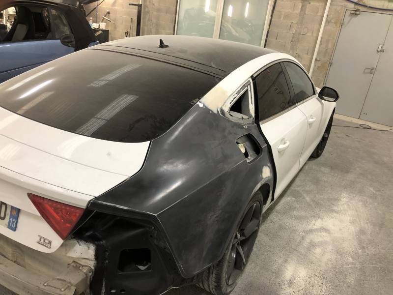 audi a7 accident sur la route