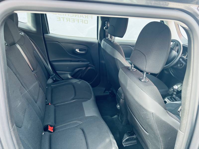 Véhicule de courtoisie, véhicule de prêt, JEEP