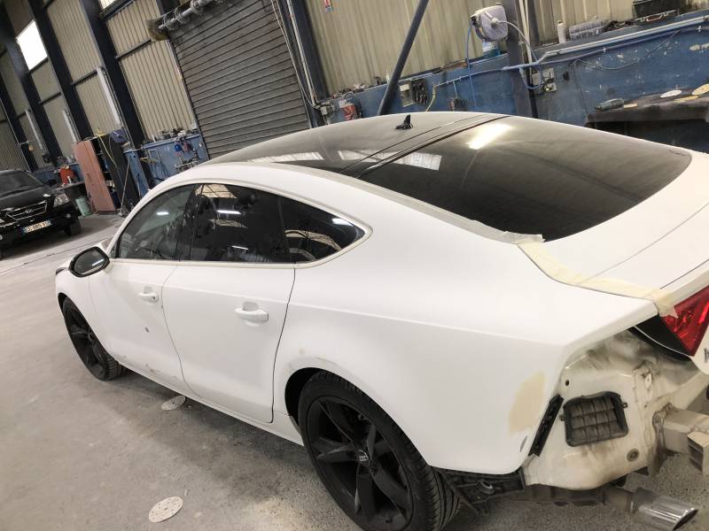 audi a7 accident sur la route