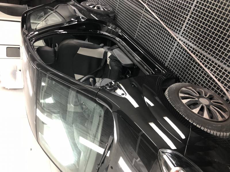 Twingo avec porte arrachée suite à son ouverture agree toute assurance