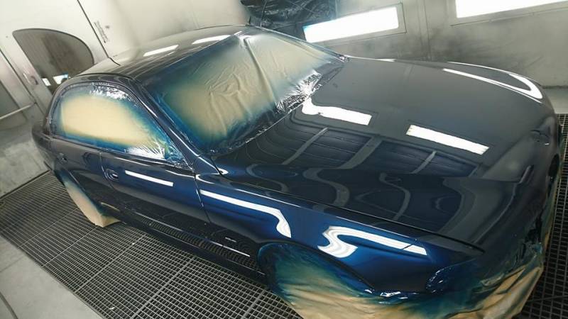 Restoration carrosserie BMW vernis et peinture écaillée