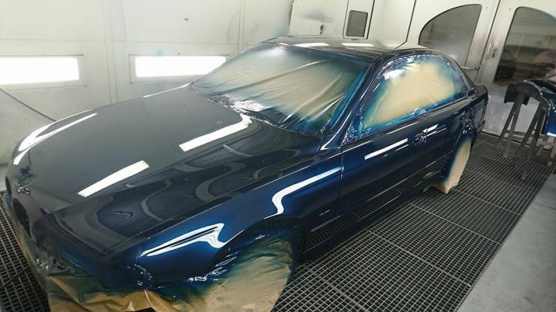 Restoration carrosserie BMW vernis et peinture écaillée