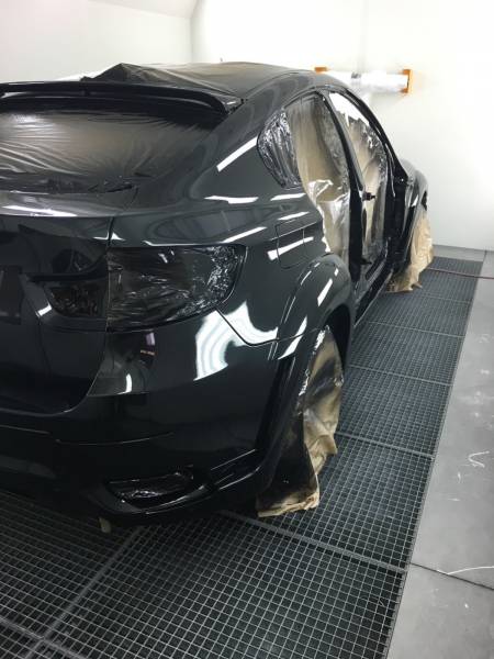 Réparation carrosserie suite choc en stationnement BMW X6 Aubagne