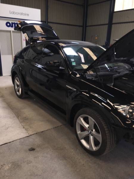 Réparation carrosserie suite choc en stationnement BMW X6 Aubagne