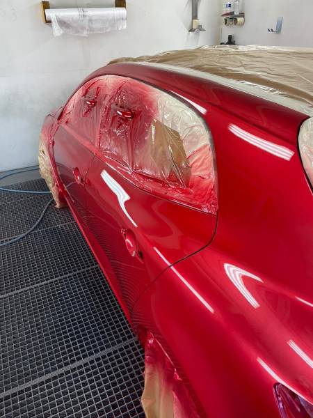 Renault Megane vandaliser, travaux sur carrosserie ,franchise offerte , véhicule de pres a disposition