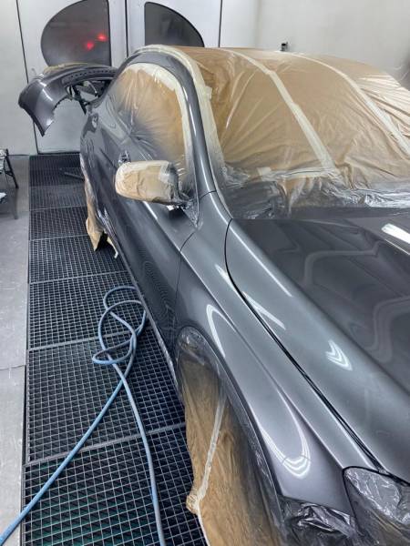 MERCEDES GLA  RAYEE SUR TOUT LE COTE ,VEHICULE DE PRET ET FRANCHISE OFFERTE