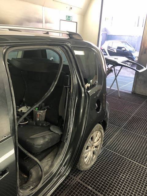 Partner accident de la route  13012 franchise offerte véhicule de prêt