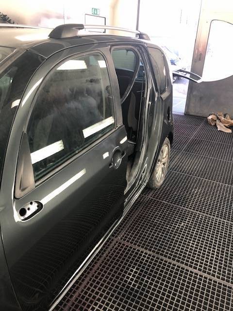 Partner accident de la route  13012 franchise offerte véhicule de prêt